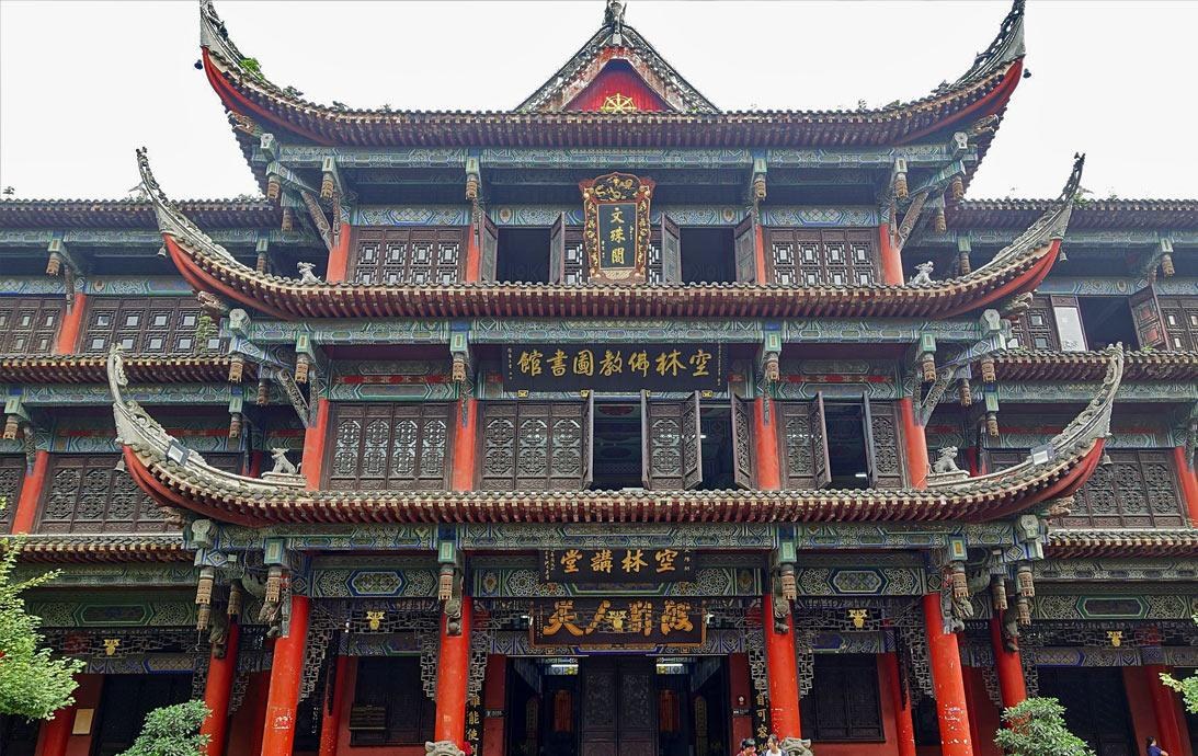毗邻的文殊院古建筑群